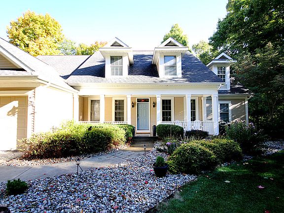 2nd image of 49 Longmeadow Ln