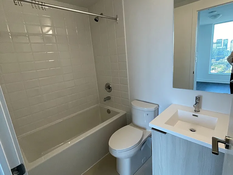 203 College St #2508 — Photo 9