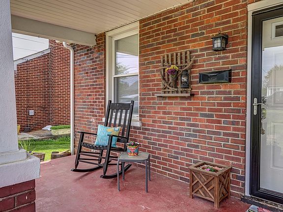 4th image of 1517 Radcliff Ave
