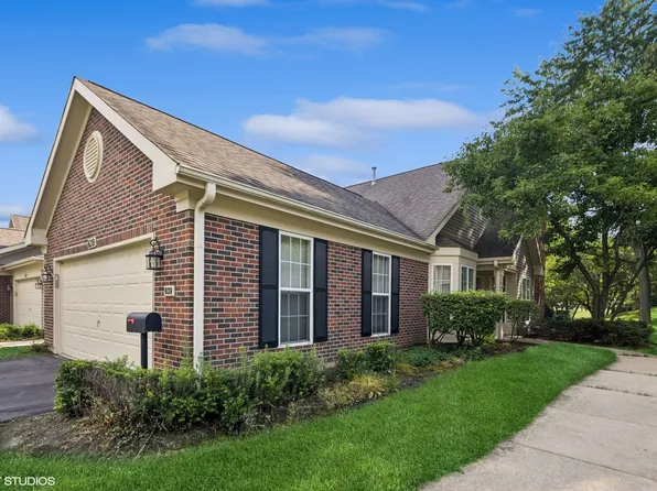 639 Clover Hill Ln, Elk Grove Village, IL 60007