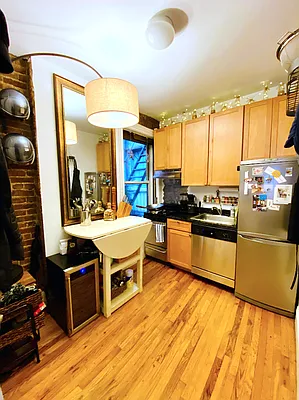 Rented by LJ Sloane Management | media 14