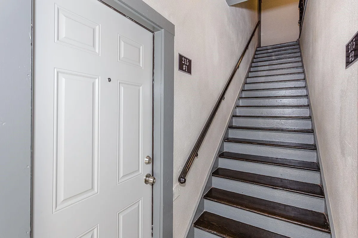 Building Photo - 215 N Milby St #1