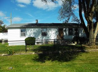 1108 Mayfield Dr, Round Lake Beach, IL 60073