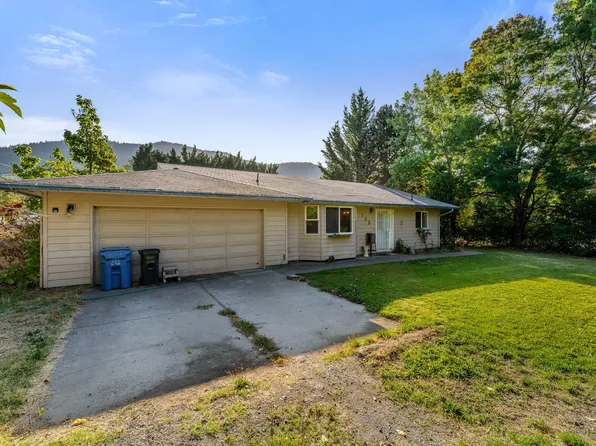 355 Cheslock Rd, Grants Pass, OR 97527