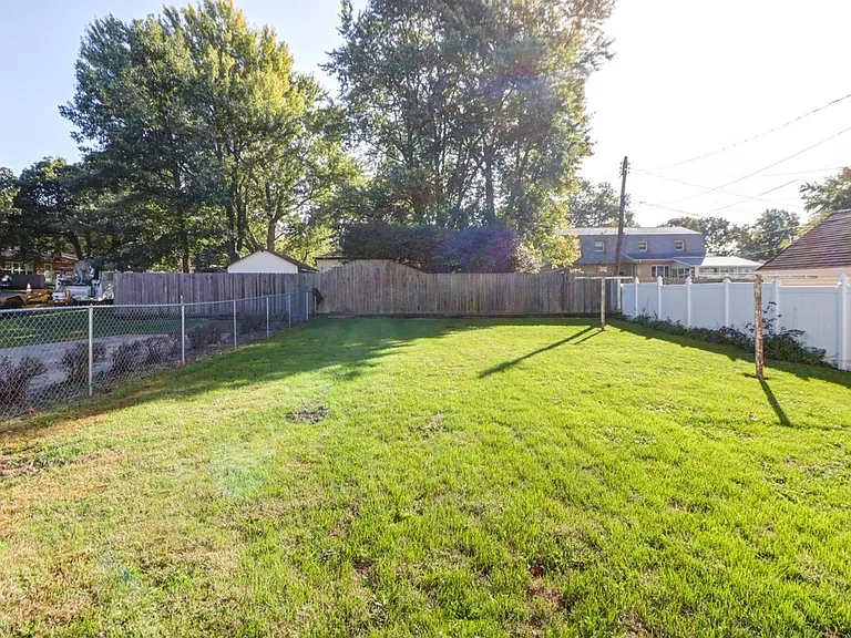 602 S Mattis Ave — Photo 19