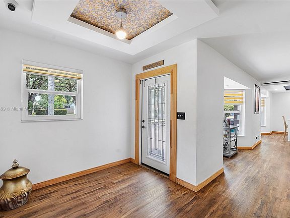 4th image of 7521 NW 7th St