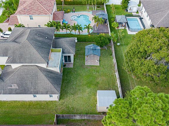 5th image of 2081 SW Bayshore Boulevard