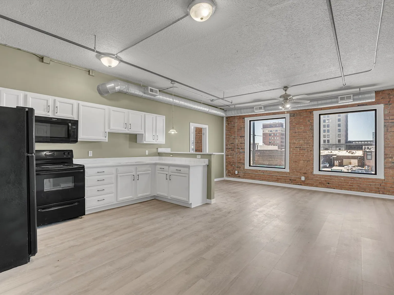 1 bed, 850 sqft, $1,100 — Photo 2