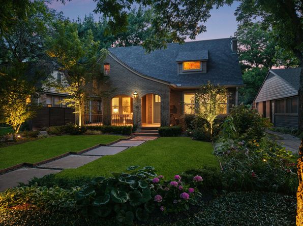 1119 N Winnetka Ave, Dallas, TX 75208 home