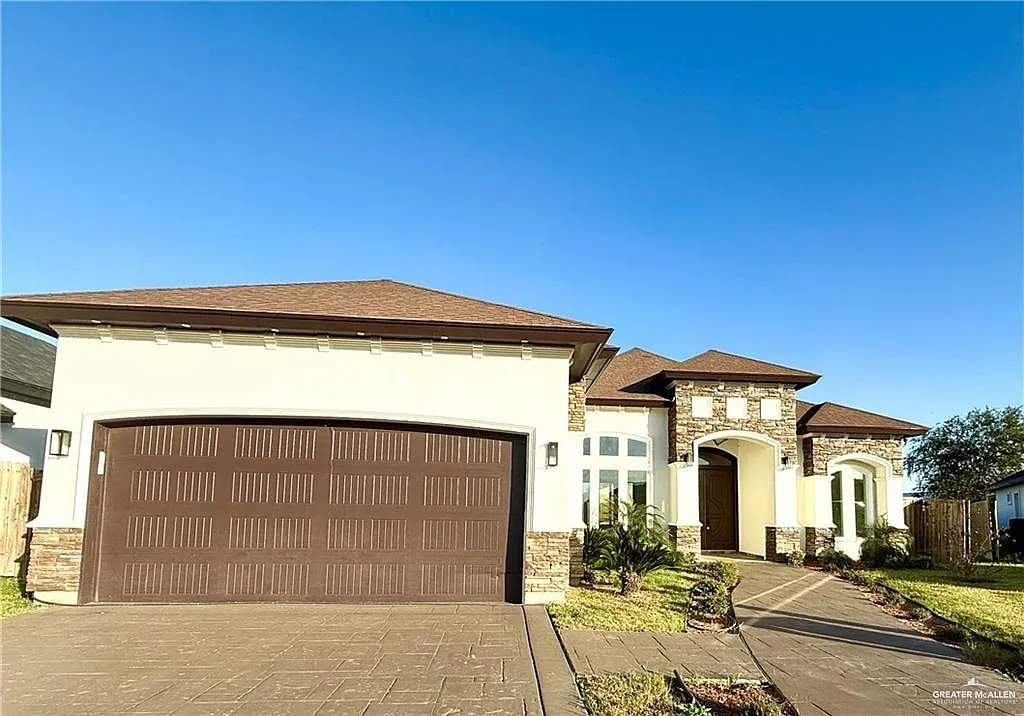 4 bed, 5.0 bath, 2515 sqft, $2,600 — Photo 1