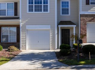 6303 Shoreview Cir, Flowery Branch, GA 30542