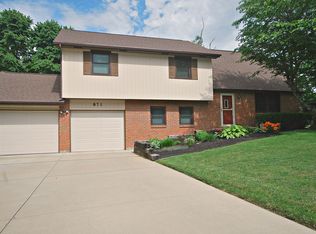 871 Countryside Ln, Columbus, IN 47201