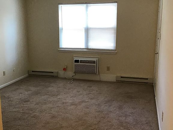 4th image of 1428 Baychester Ave APT D1