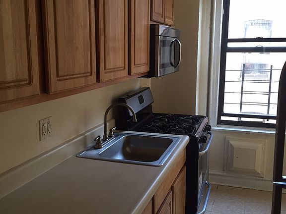 2nd image of 1315 Eastern Pkwy APT 3D