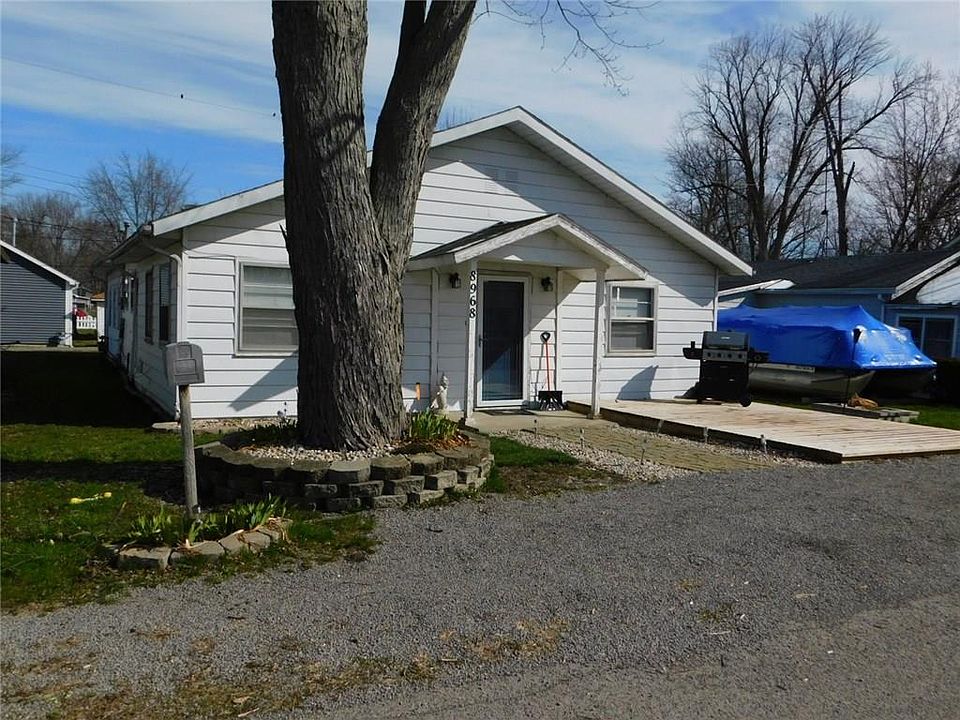 2nd image of 8968 Maple St