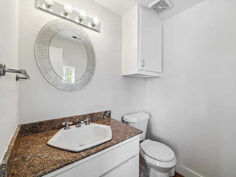 9710 Riddlewood Ln — Photo 23
