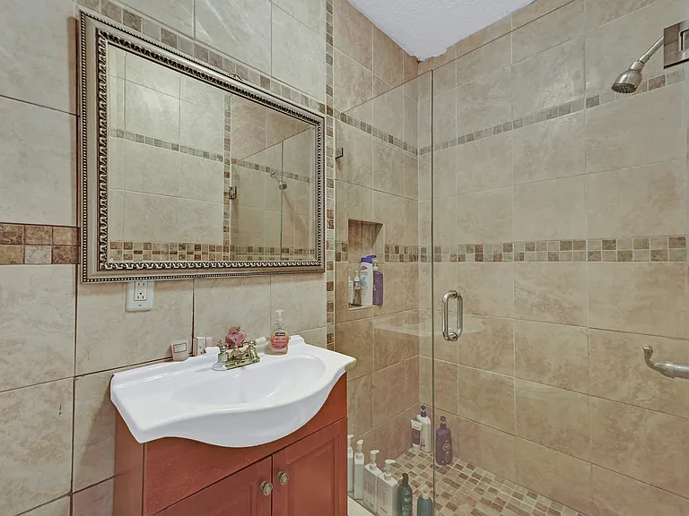 9025 SW 186th Ter — Photo 23