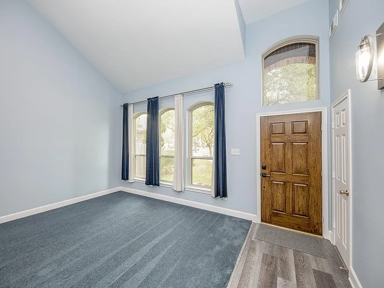 206 Cheswick Cir — Photo 4