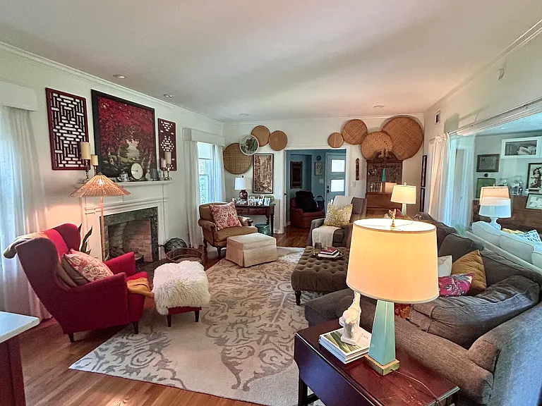 1203 Easton Dr — Photo 13