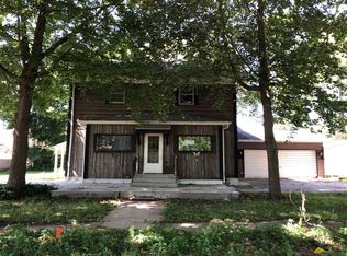 210 S Benton St, Tampico, IL 61283