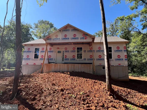 137 Dawn Ln, Harpers Ferry, WV 25425