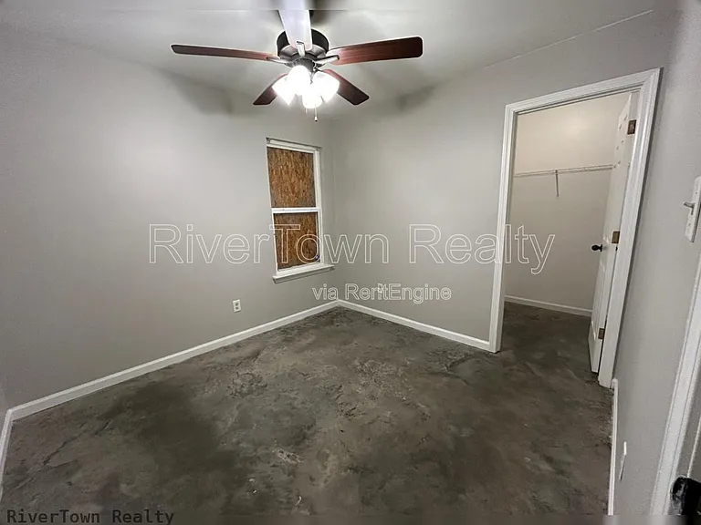 3858 Ajanders Dr — Photo 9