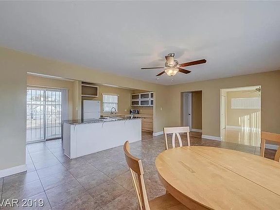 5th image of 1043 Hassett Ave