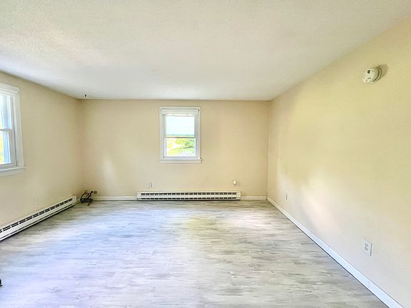 4th image of 82 Long Hill Rd Unit A