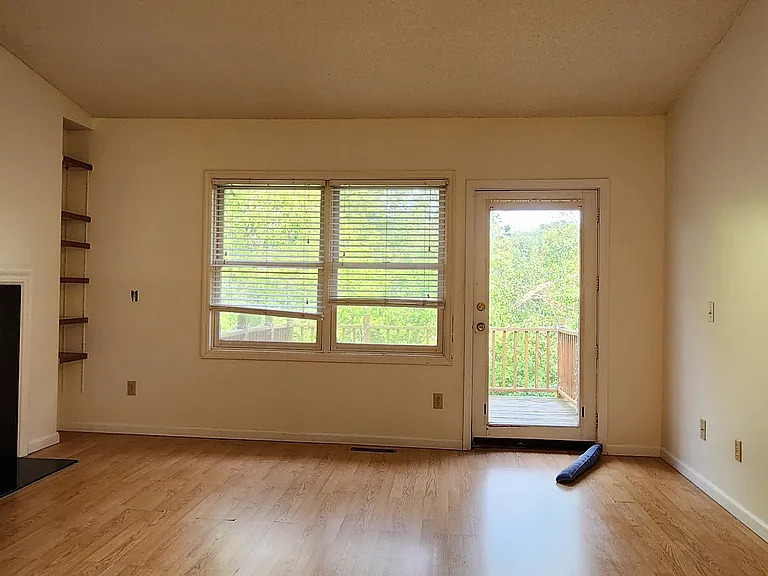 7225 Bren Ln — Photo 10
