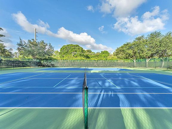 4th image of 1283 SW 46th Avenue #2602