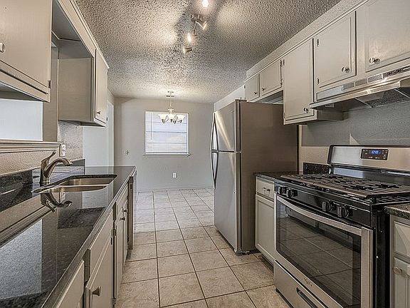 3rd image of 428 NW 91st St