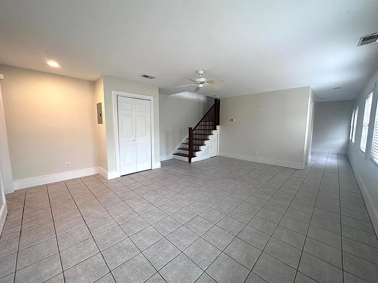 14 Elizabeth St #5 — Photo 3