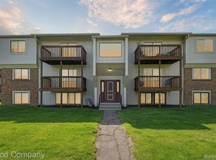 30070 W Twelve Mile Rd UNIT 125, Farmington Hills, MI 48334