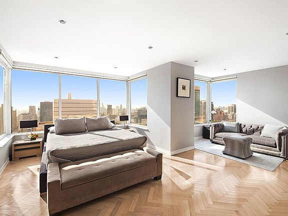 3rd image of 200 E 69th St APT 35B
