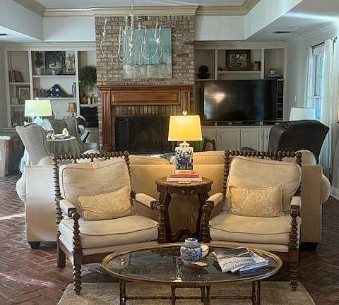 5th image of 302 Wood Bluff Dr