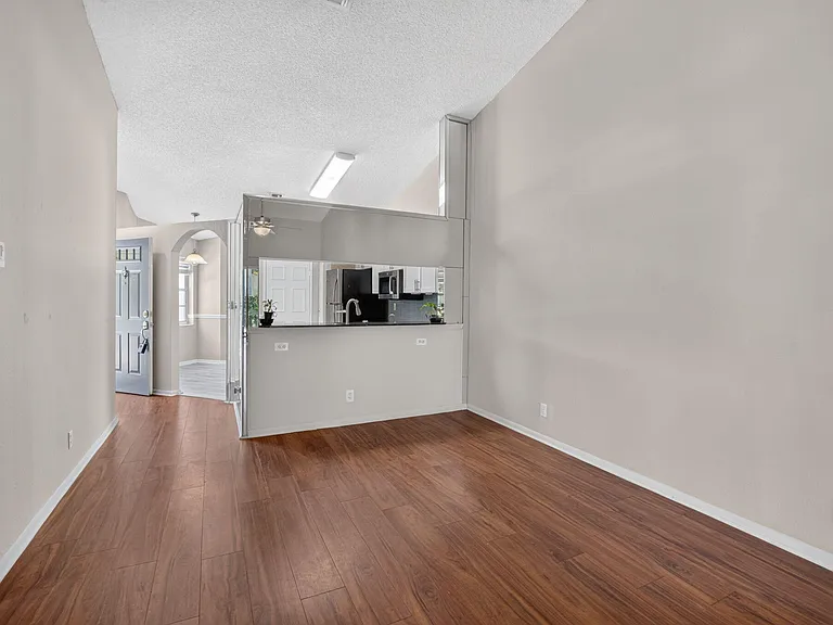 8108 Summer Shores Dr — Photo 14