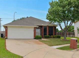 6718 Pax Ct, Arlington, TX 76002