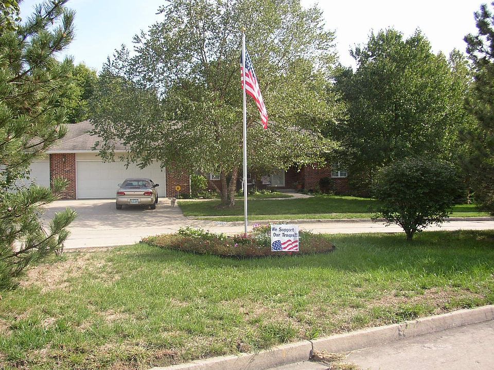 So many trees you can't see house in summer