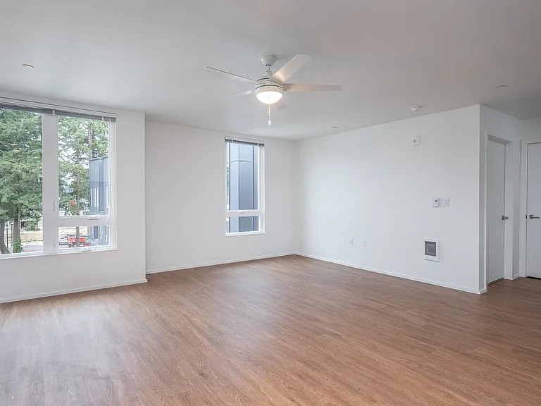 Rockwood Village Apartments — Photo 33