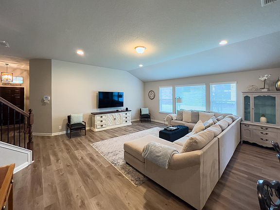 3rd image of 5807 Cypress Dawn
