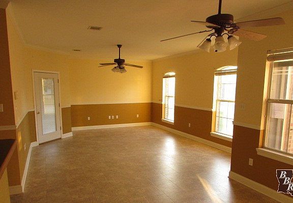 3rd image of 350 Garden View Dr
