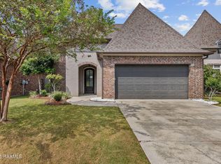201 Fairwood Dr, Broussard, LA 70518