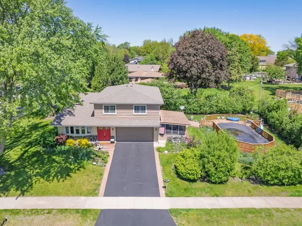 534 E Foster Ave, Roselle, IL 60172