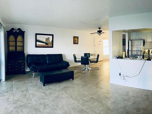 2nd image of 2936 Lake Shore Dr APT 106
