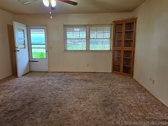 4th image of 1106 W Hickory St