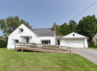 12563 Ward Dr, Chesterland, OH 44026