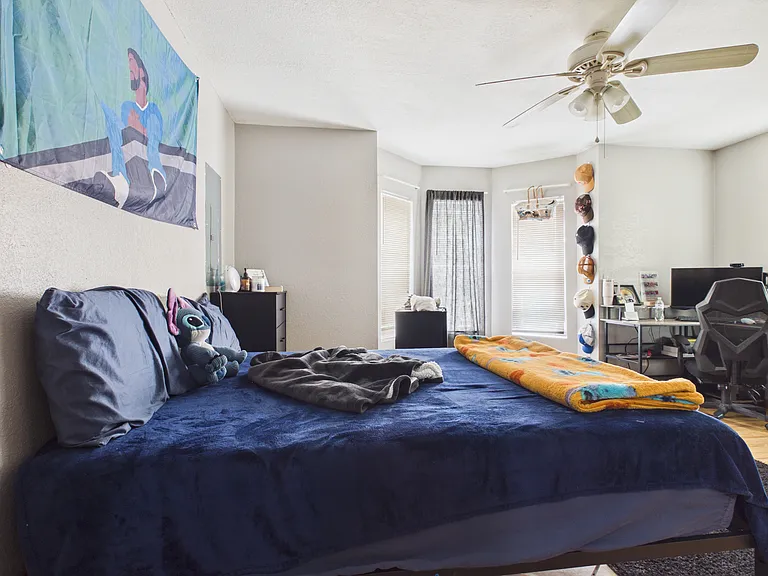 323 Jackson St — Photo 22