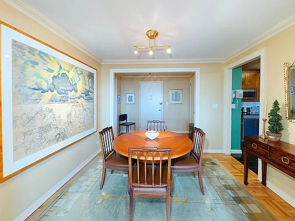 5th image of 15 W 72nd St #27DE