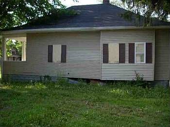 3rd image of 2857 N Sherman Dr