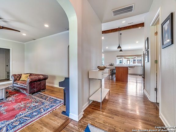 4th image of 216 Inslee Ave